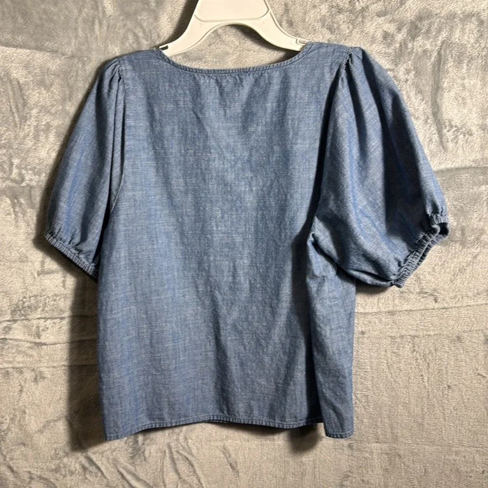 J. Crew top women’s petite medium Chambray Puff‎ Sleeve Blouse Relaxed Fit